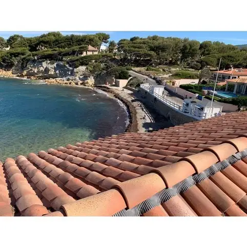 Couvreur pour la rnovation de toiture  Sanary sur var 83