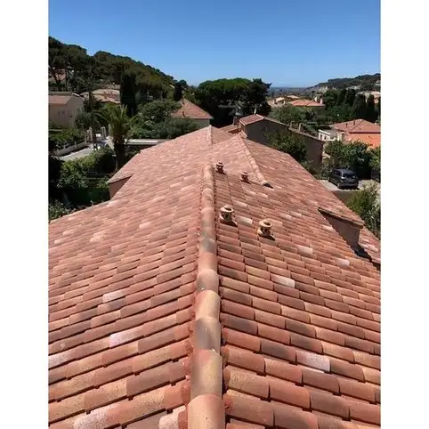 Artisan couvreur, rfection de toiture en tuile canal s  sanary var 83