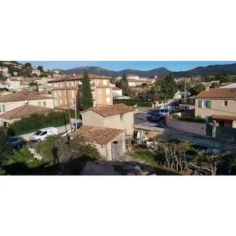 Entreprise de couvreur pour la rnovation de la toiture d'une maison individuelle  Six-fours-les-plages dans le var 83