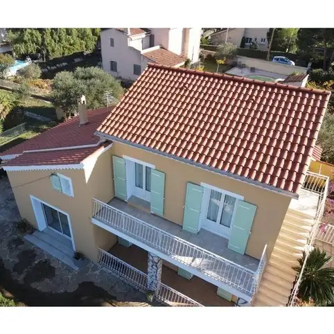 Trouver une socit de couverture avec la certification RGE  Bandol dans le Var 83