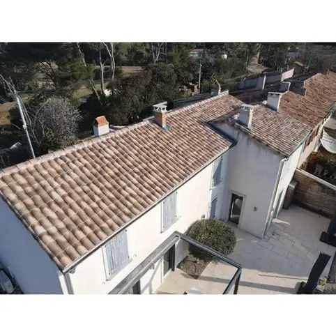 Spcialiste du changement de tuile casse sur toiture  la Seyne sur mer var 83