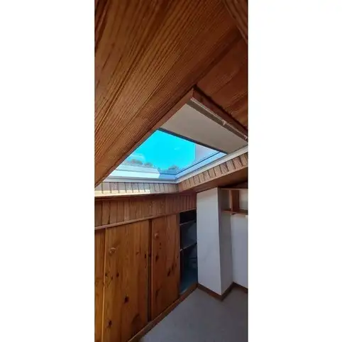 Installation d'une fentre de toit Velux pour une maison  Bandol dans le var 83
