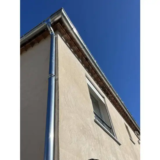 INSTALLATION DE GOUTTIERES EN ZINC A BANDOL DANS LE VAR 83