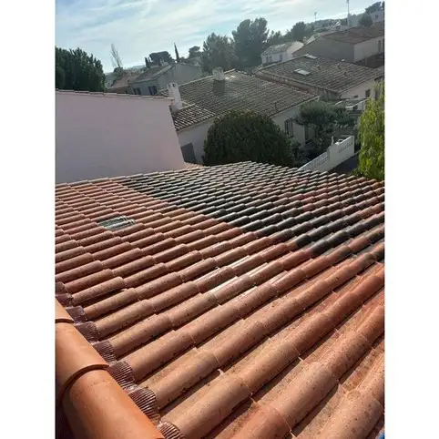 Devis de traitement anti mousse sur toiture  Sanary-sur-Mer dans le var 83
