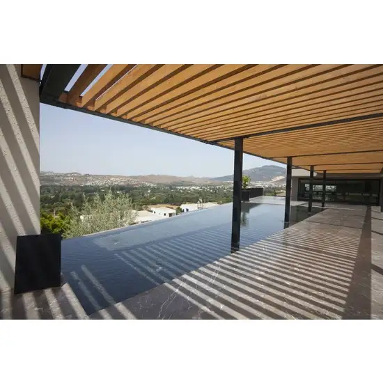 Aménagement extérieur en bois sur mesure à La Seyne-sur-Mer