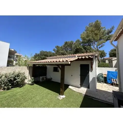 Pergola  Toiture Traditionnelle en Tuiles  Bandol, Var 83