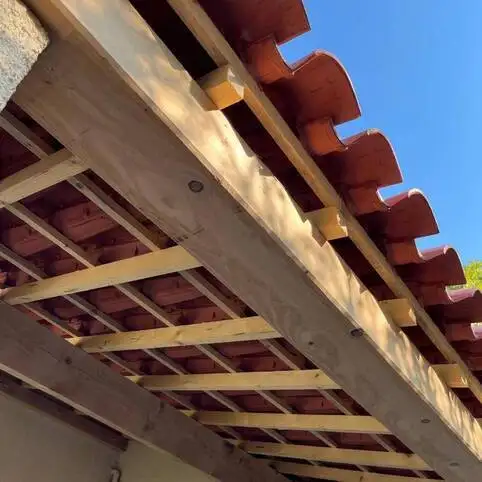 Entreprise de rnovation, de traitement de charpentes et d'amnagement extrieur dans le Var