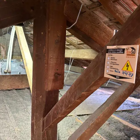 Isolation des combles  la ouate de cellulose  Toulon : une solution naturelle 