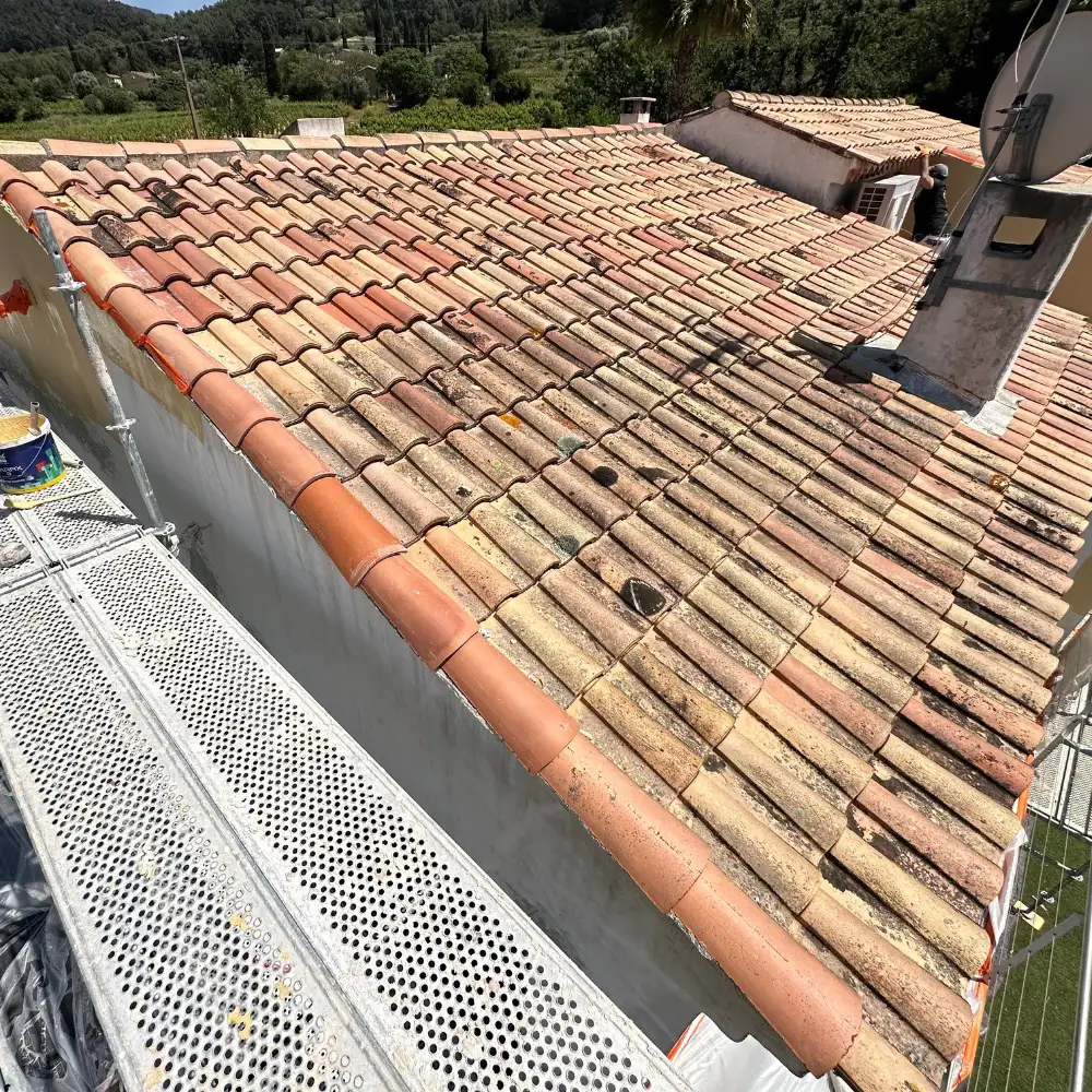 Rfection dune rive en biaise sur une glise  Toulon : savoir-faire artisanal 