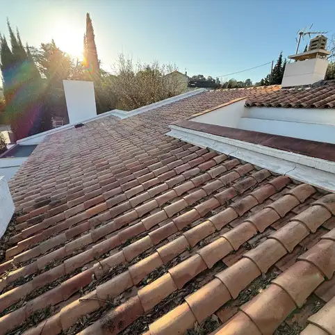 Rfection de toiture  Sanary : redonnez du souffle  votre maison