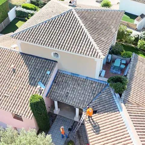 Rparation de solin en plomb au Beausset : protger durablement votre toiture 