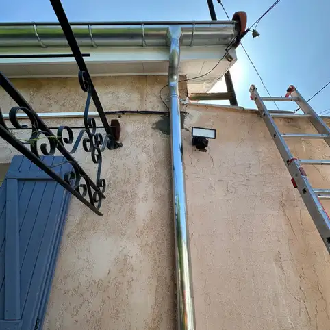 Cr�ation de goutti�re en zinc � Toulon : prot�gez votre toiture des fuites