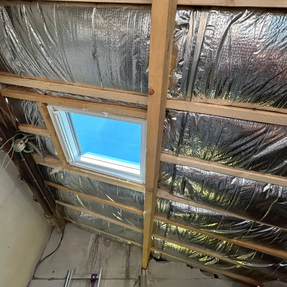 Pose de V�lux � Toulon : apporter de la lumi�re sans compromettre l��tanch�it� 