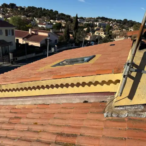 R�fection de toiture � Toulon : une d�cision cl� pour pr�server votre habitation