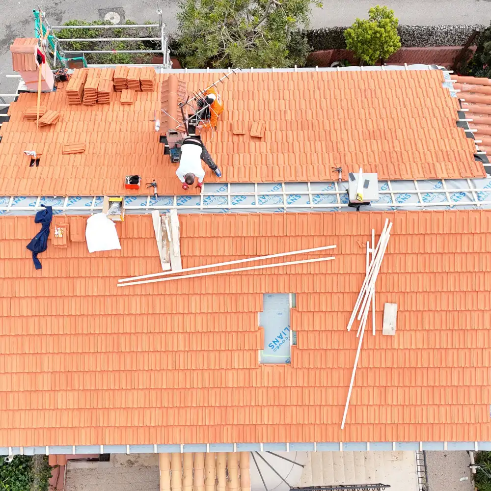 R�fection partielle ou compl�te de toiture � Toulon : comment choisir ? 