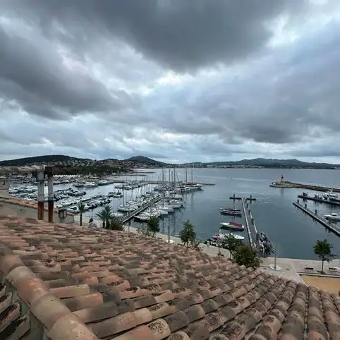 Par temps de pluie � Toulon, c'est le moment id�al pour faire contr�ler 