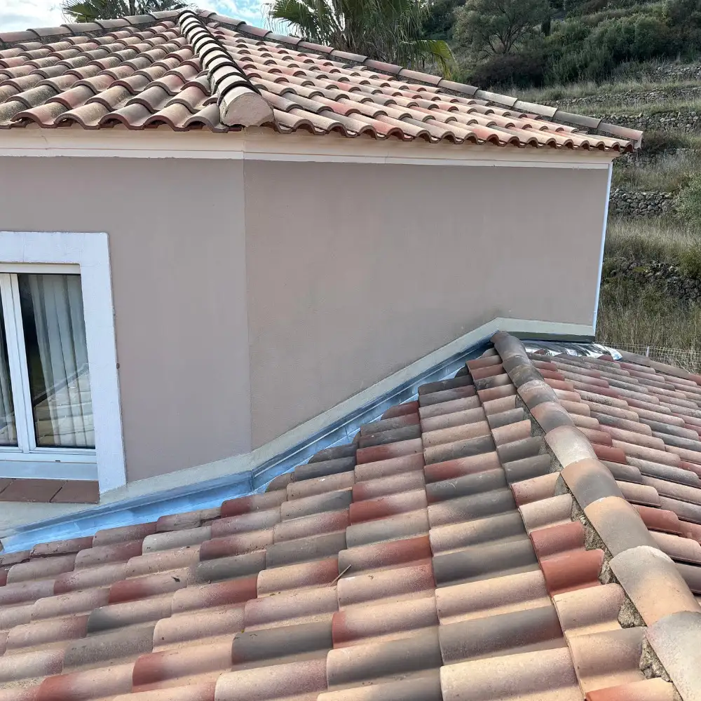Couloir d'eau en zinc et solin � Toulon par Termi Sud Couvertures