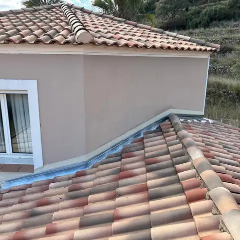 Couloir d'eau en zinc et solin � Toulon par Termi Sud Couvertures