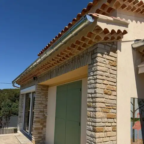 Cr�er un syst�me de goutti�res en zinc � Toulon